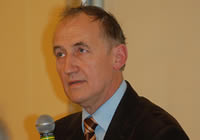 speaker1